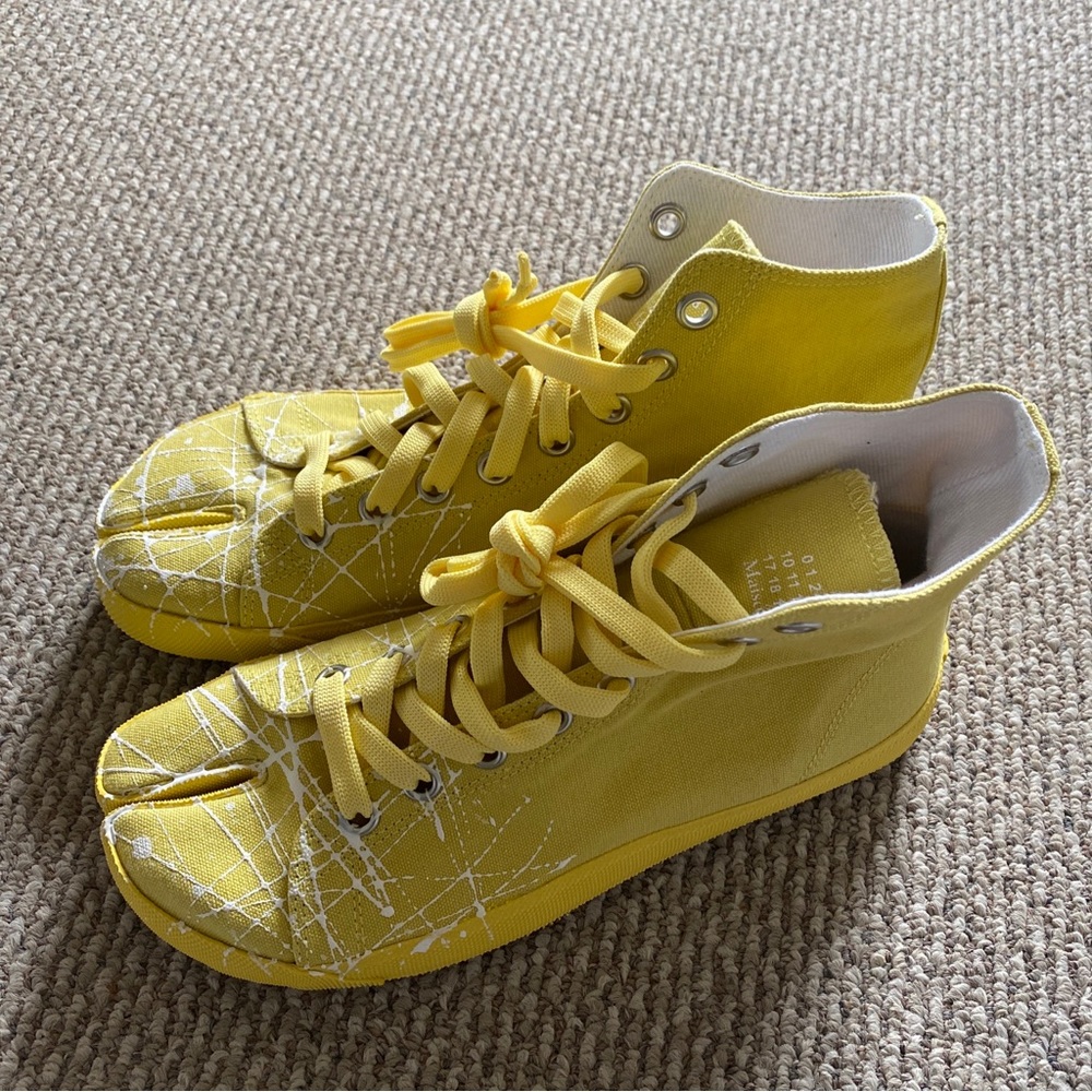 NEW  Margiela Tabi High top Sneakers Size 39